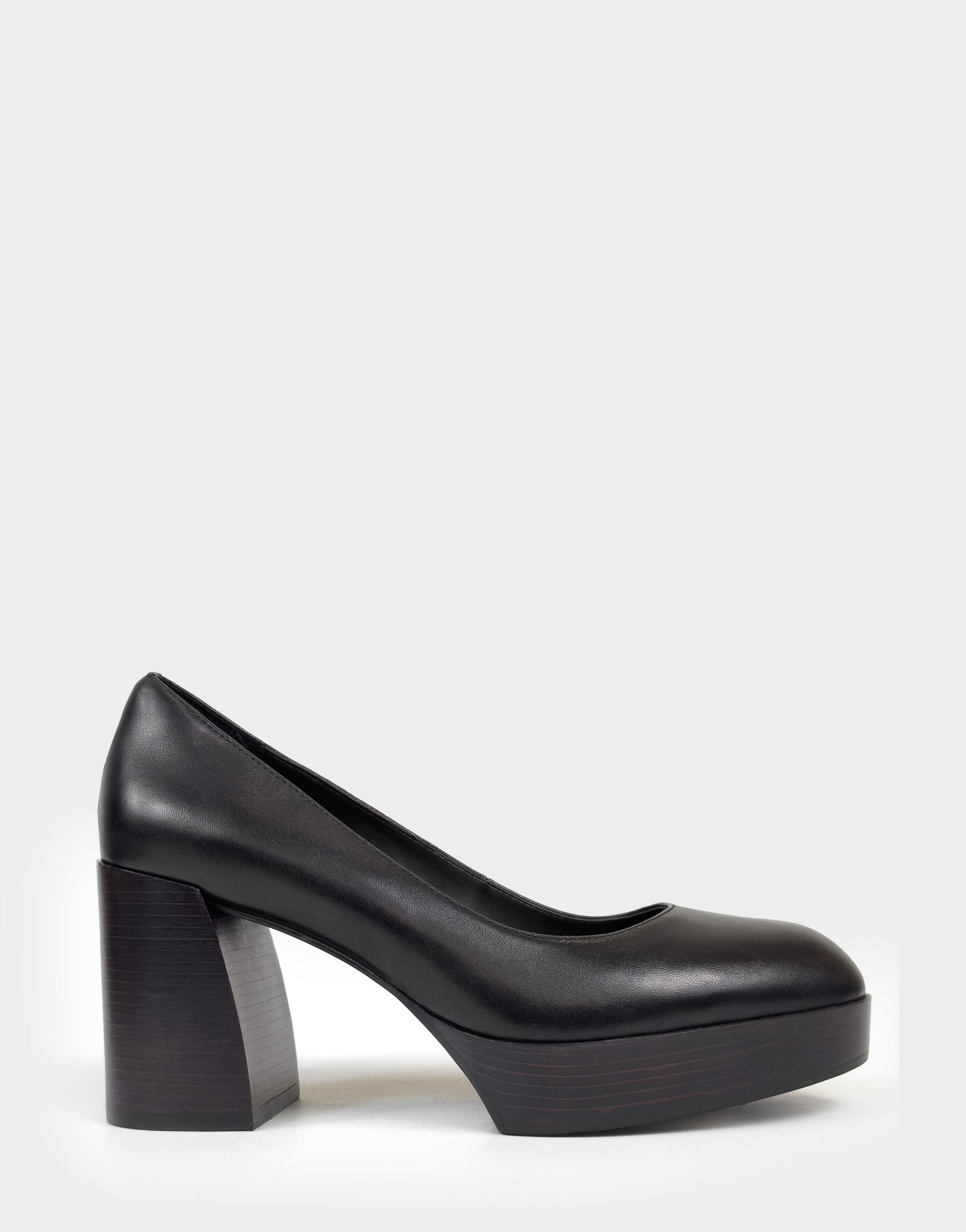 Aerosoles Women's Platform Pump in Black Leather