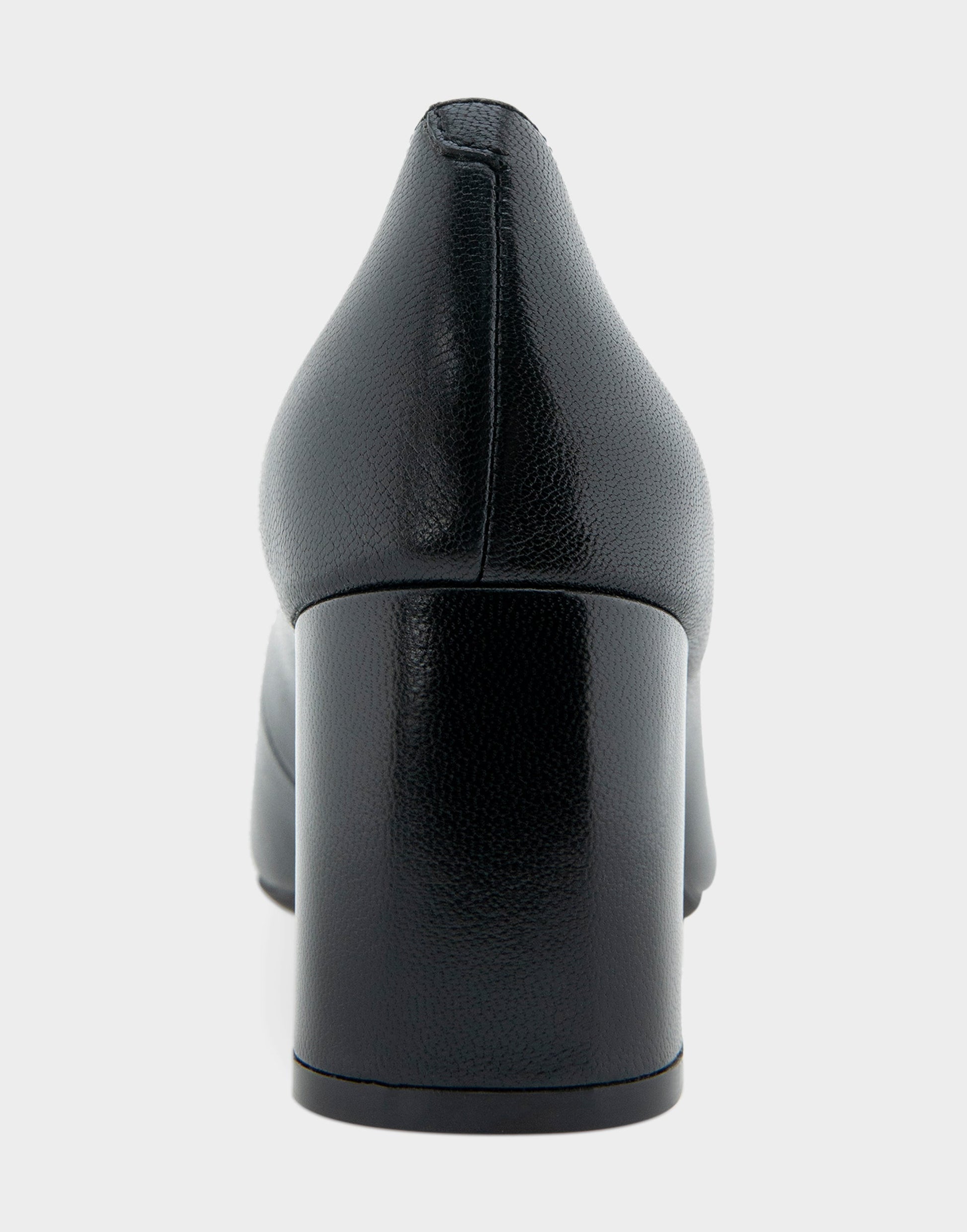 Aerosoles Minetta Black Leather Mid-Heel Pump