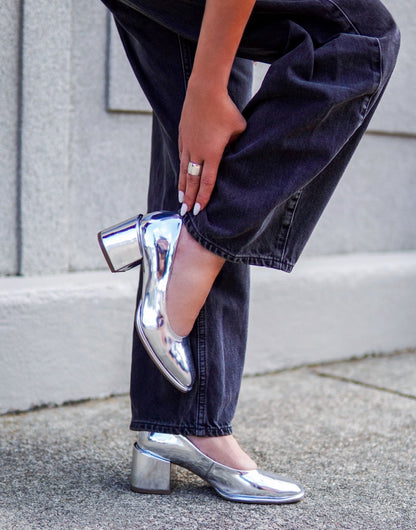 Aerosoles Alae Silver Mirror Metallic Faux Leather Soft Square Toe Block Heel Pump