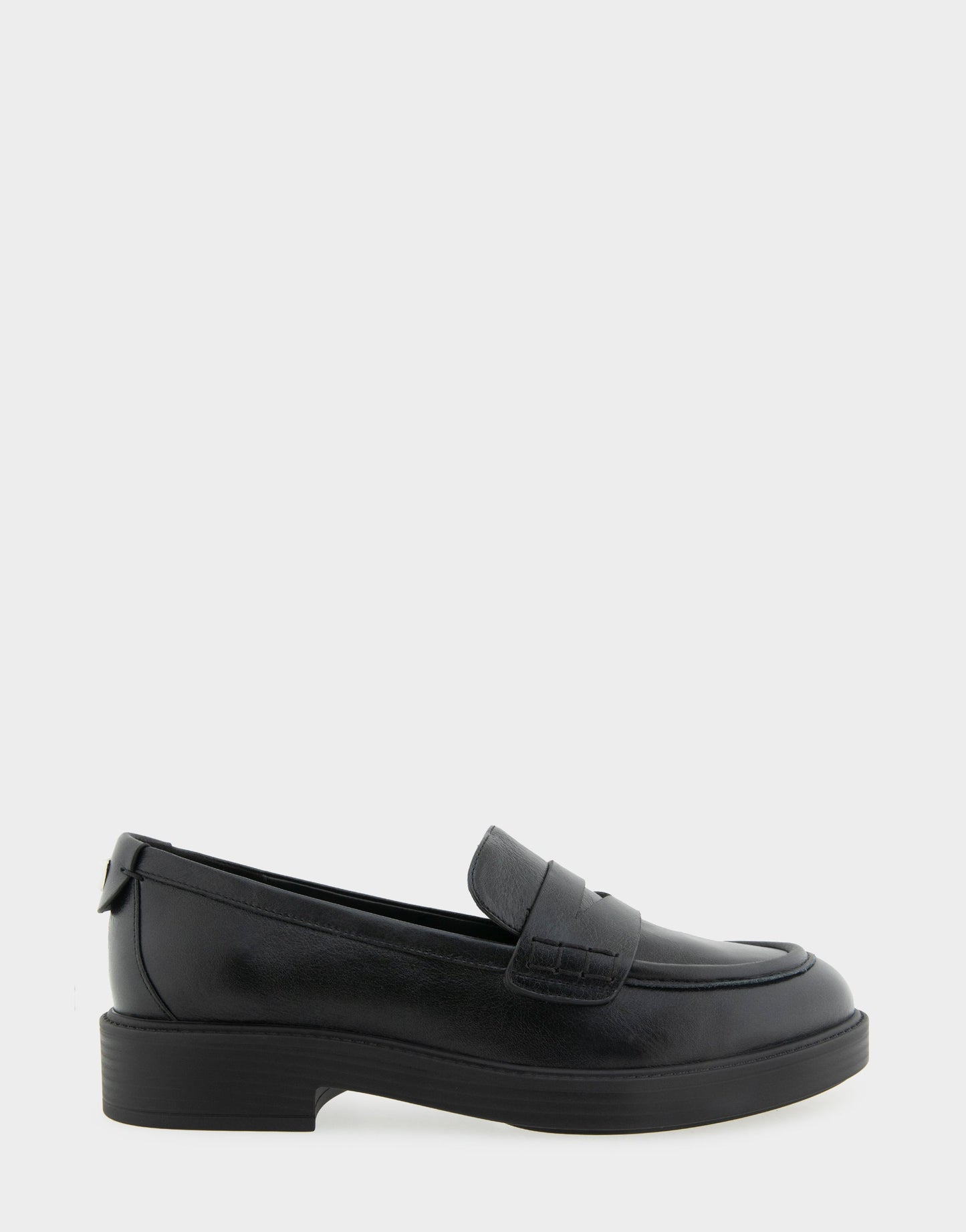 Aerosoles Women's Tailored Loafer in Black Leather