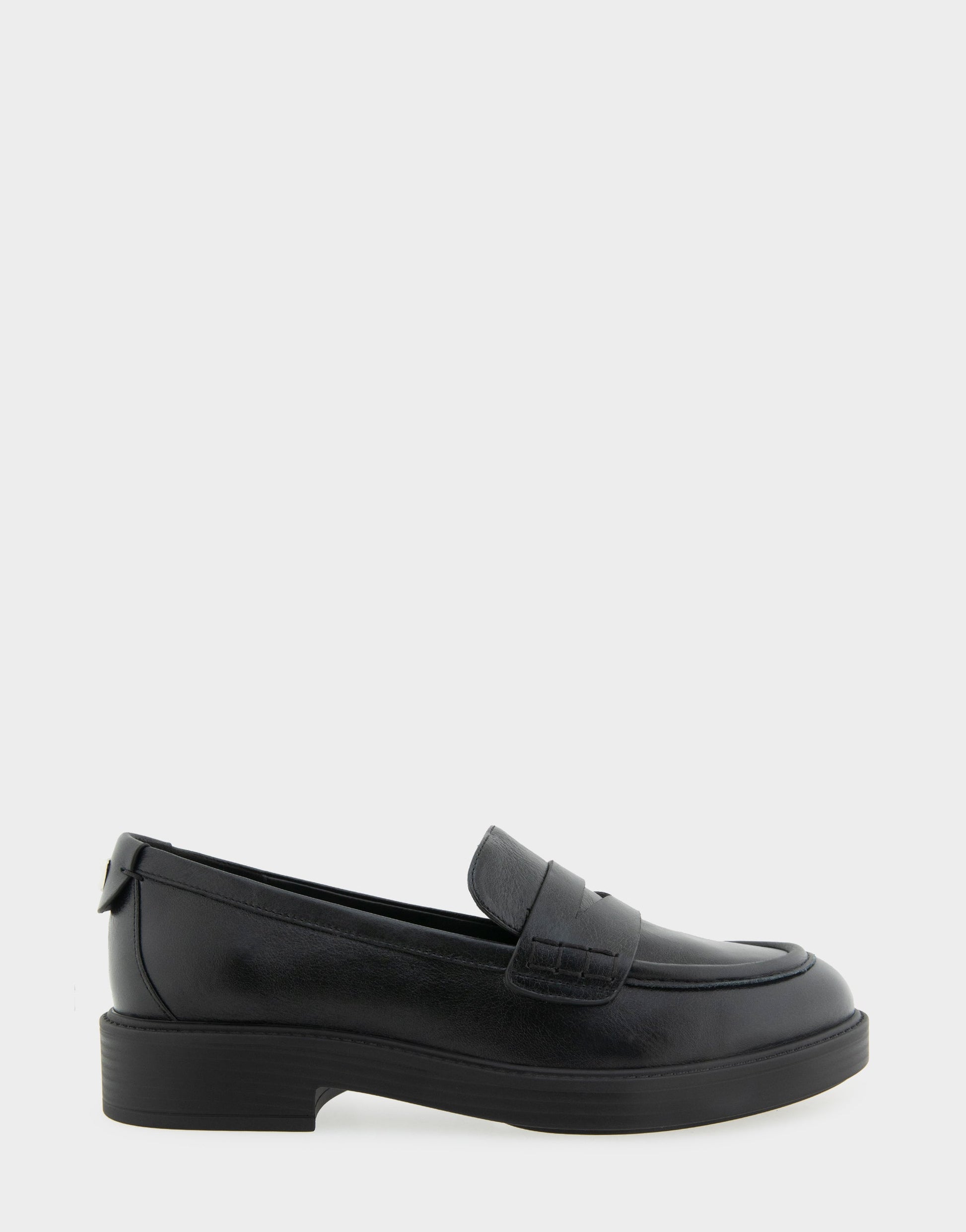 Aerosoles Women's Tailored Loafer in Black Leather