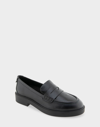 Aerosoles Women's Tailored Loafer in Black Leather
