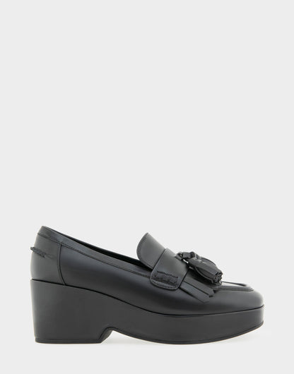 Aerosoles Women's Flatform Loafer in Black Faux Leather