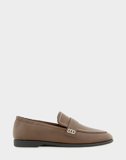 Aerosoles Women's Loafer in Mocha Leather
