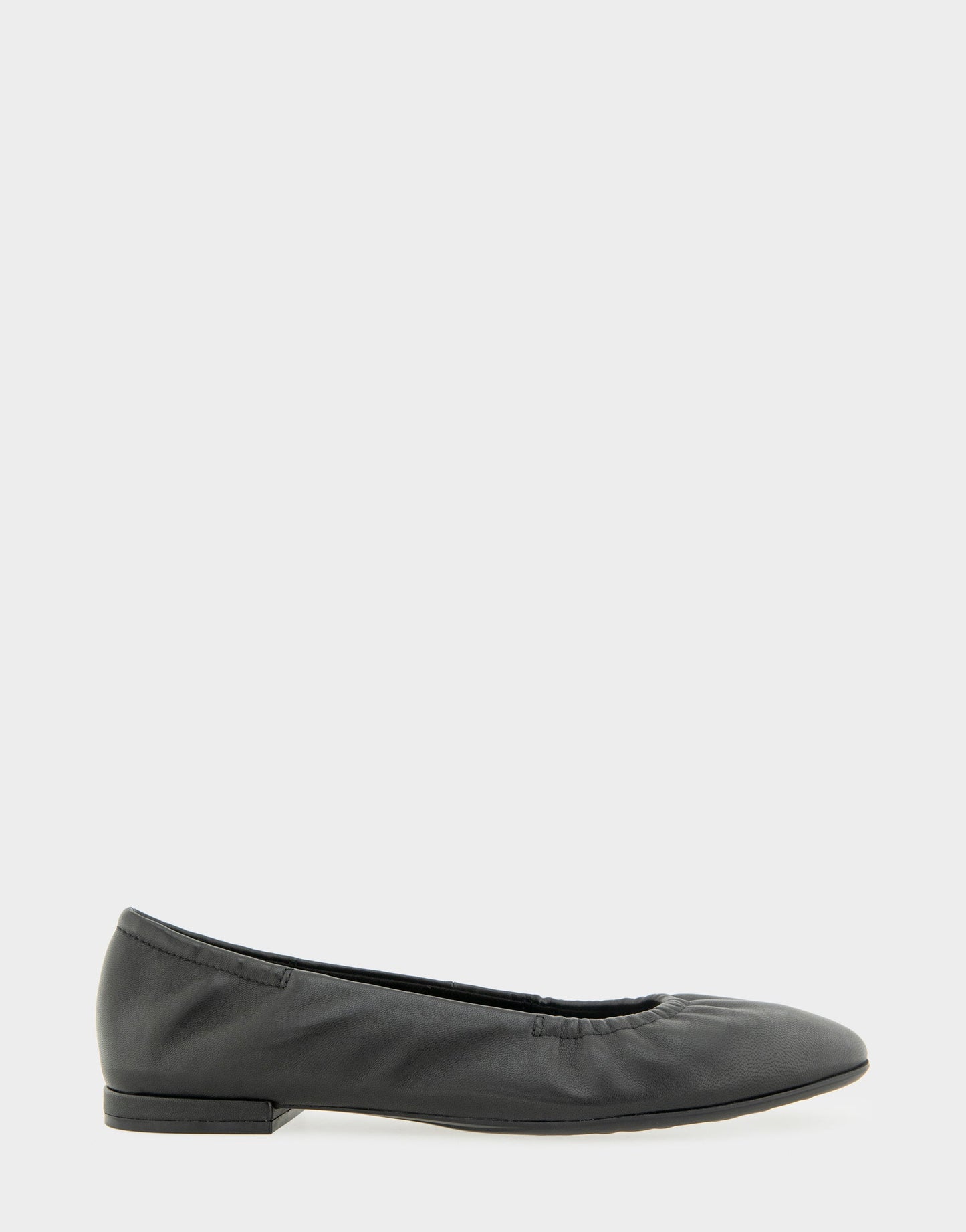 Aerosoles Women's Ballet Flat in Black Leather