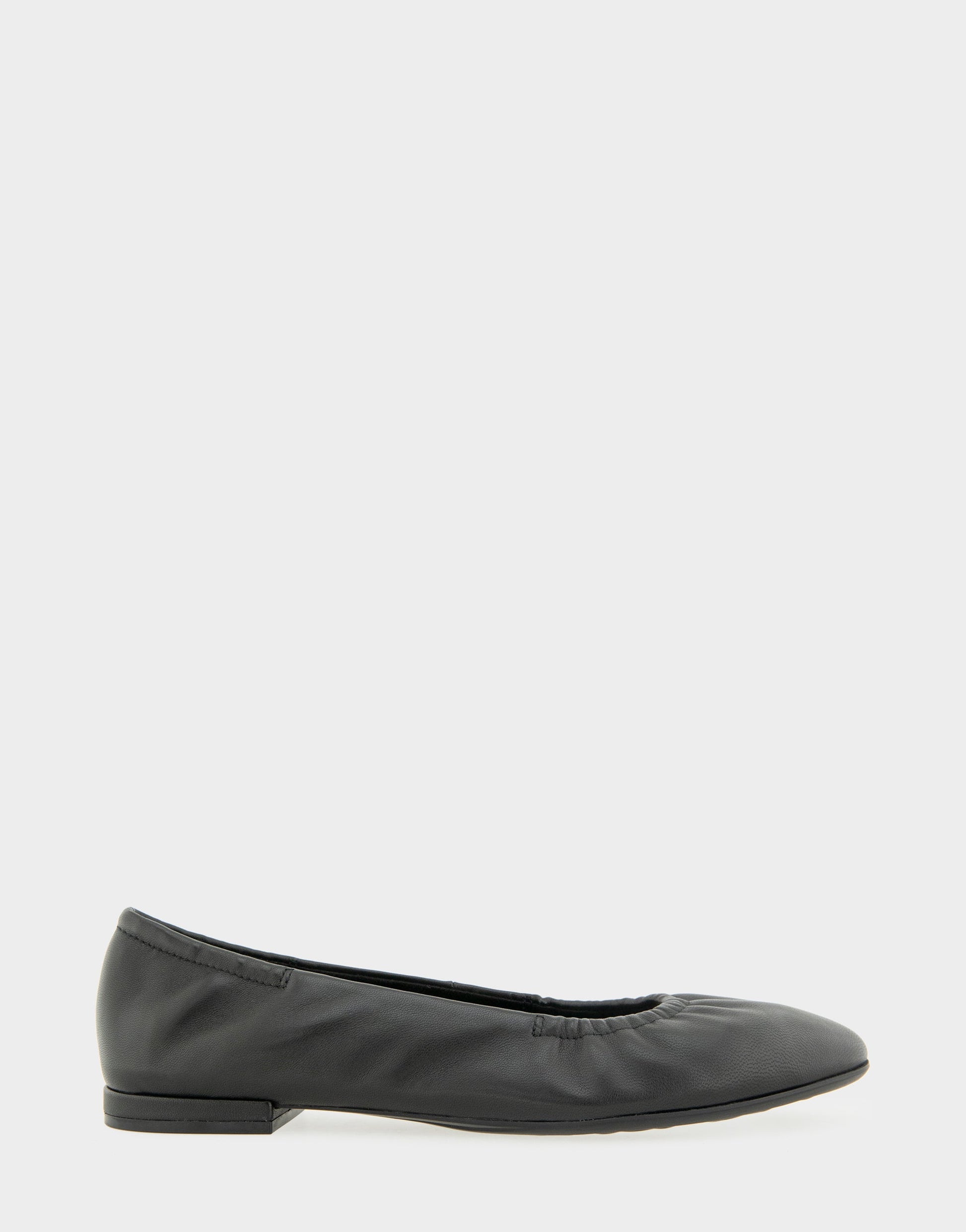 Aerosoles Women's Ballet Flat in Black Leather