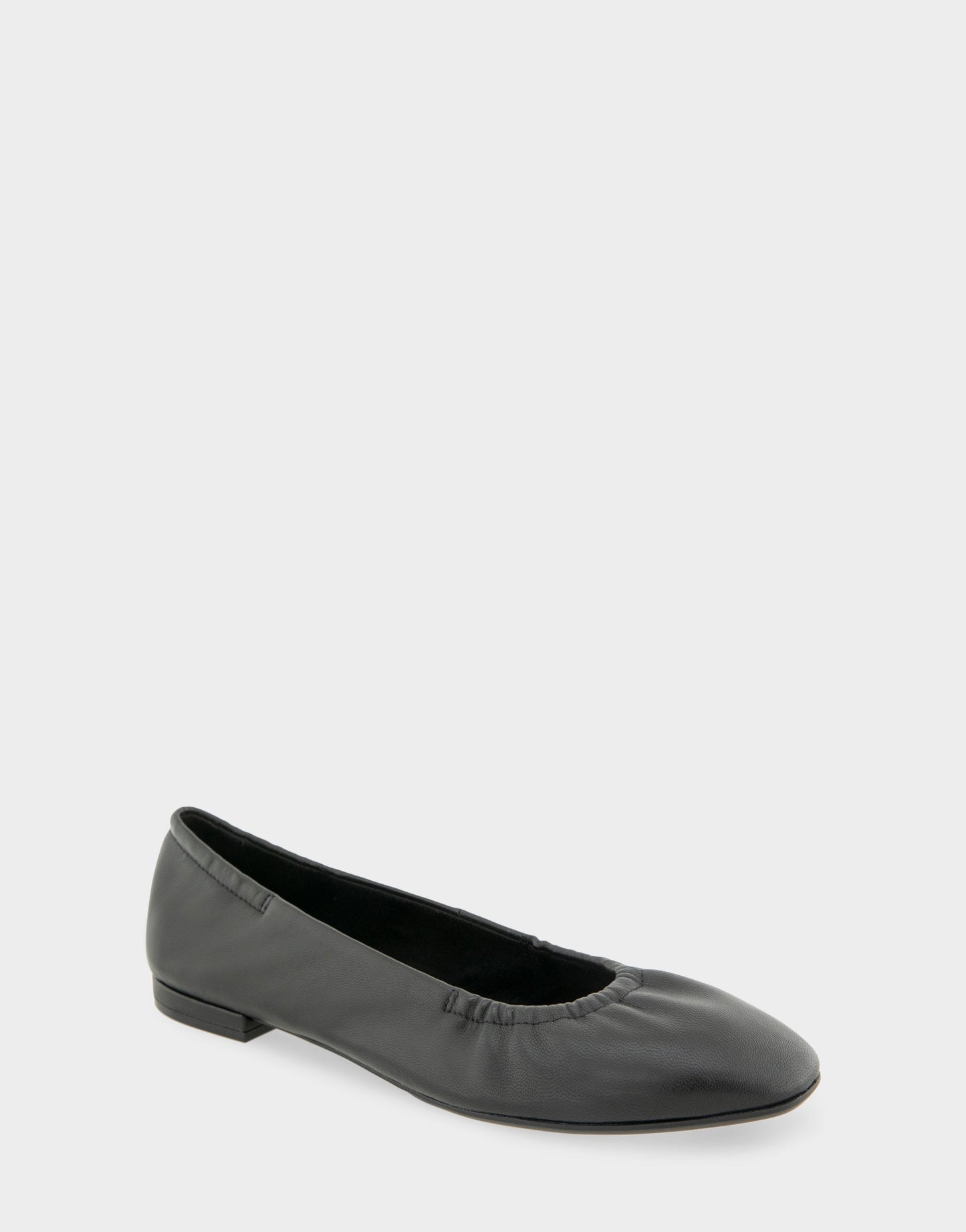 Aerosoles Women's Ballet Flat in Black Leather