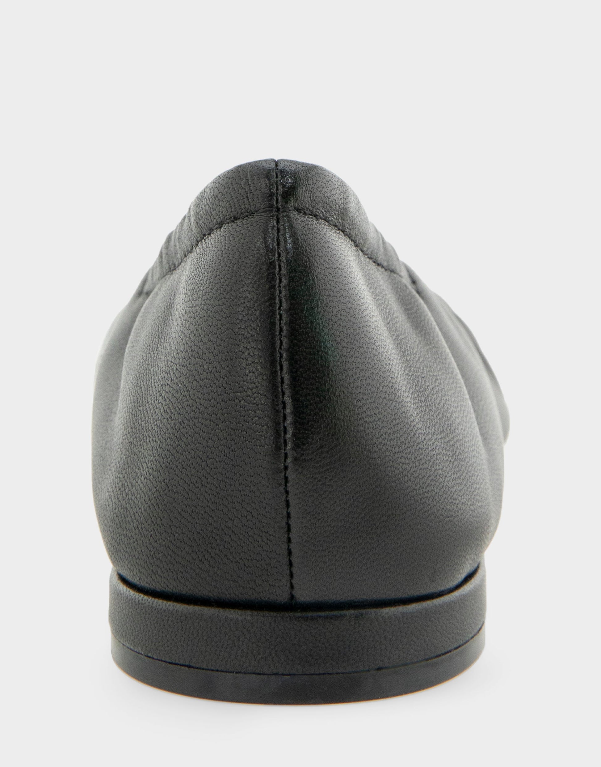 Aerosoles Women's Ballet Flat in Black Leather