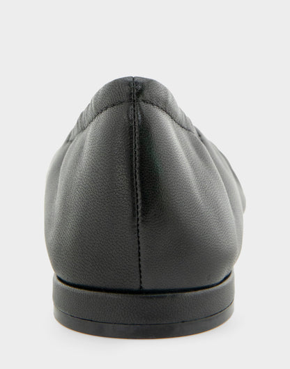 Aerosoles Women's Ballet Flat in Black Leather