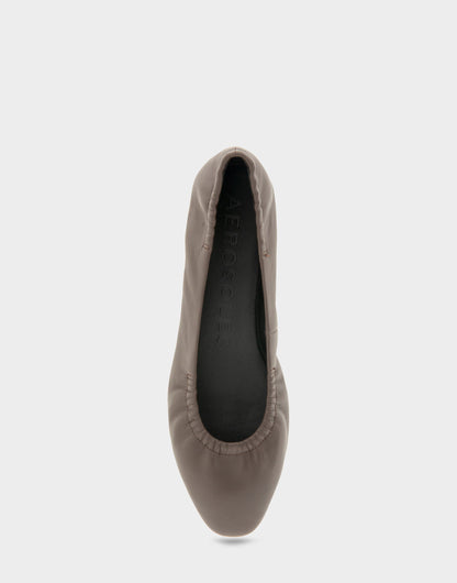 Aerosoles Women's Ballet Flat in Java Leather