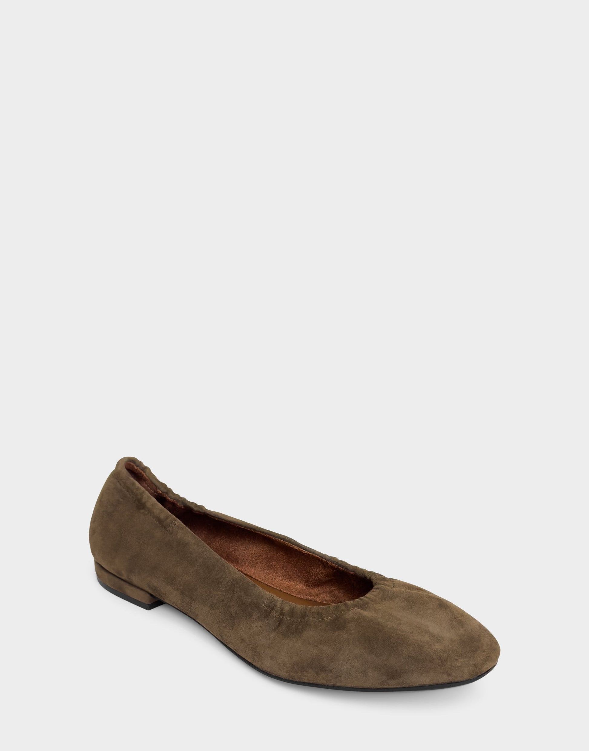 Aerosoles Women's Ballet Flat in Mocha Suede