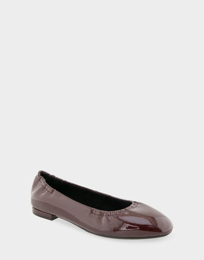 Aerosoles Women's Ballet Flat in Merlot Crinkle Patent