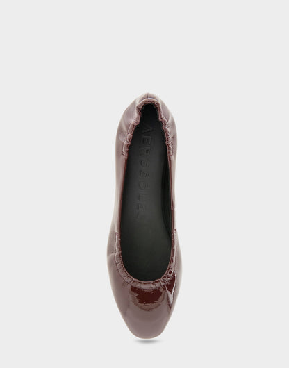 Aerosoles Women's Ballet Flat in Merlot Crinkle Patent