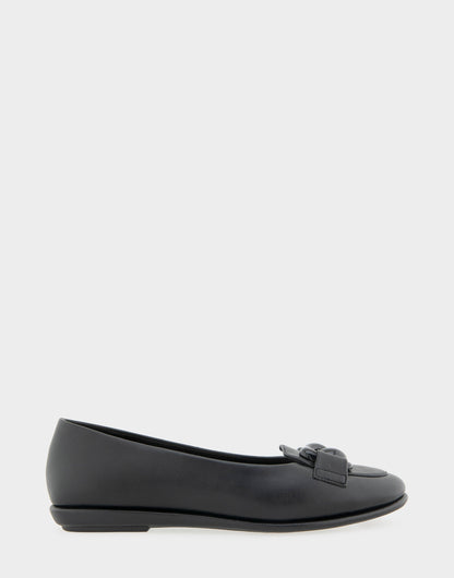 Aerosoles Women's Ballet Flat in Black Faux Leather
