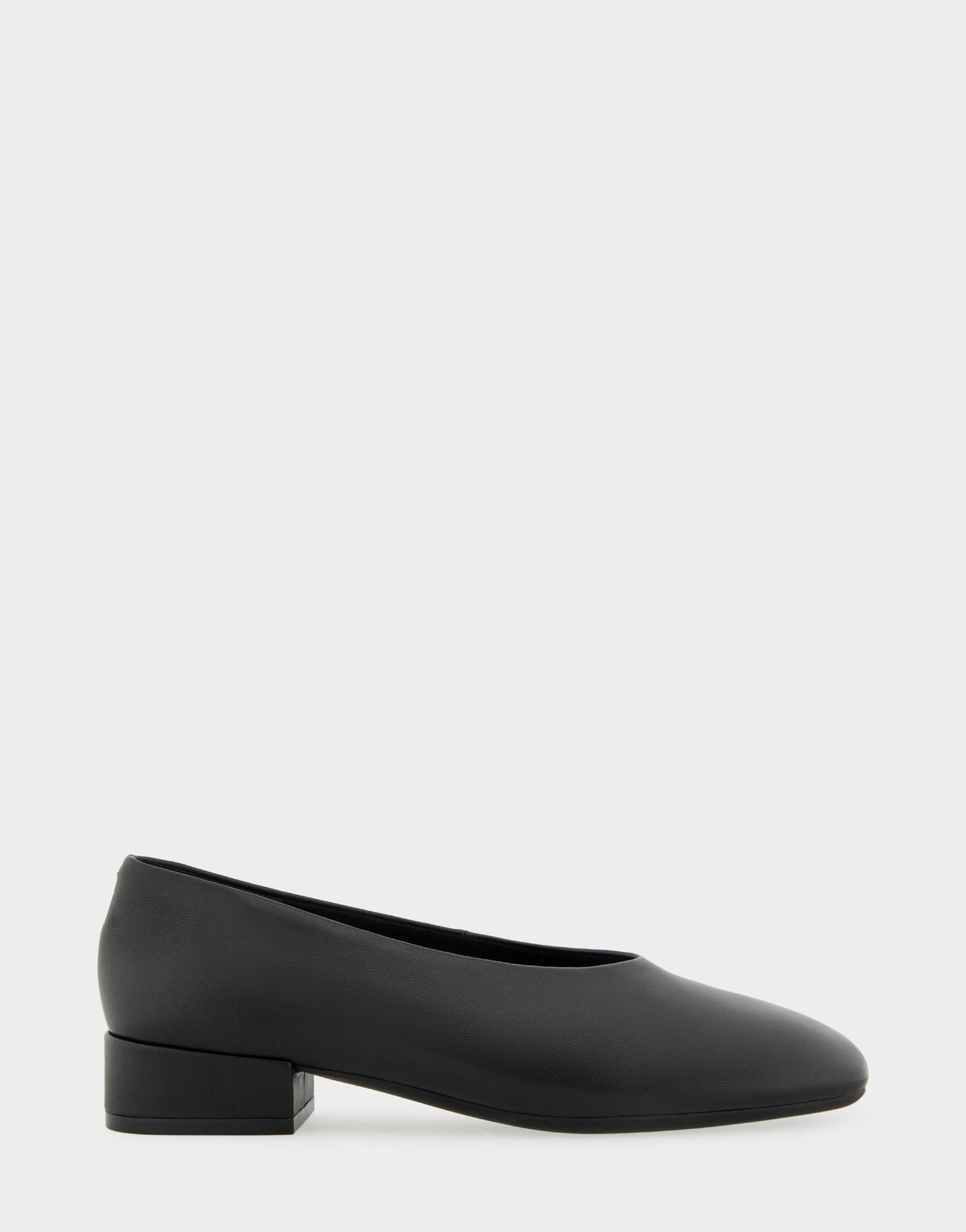 Aerosoles Women's Square Toe Flat in Black Leather