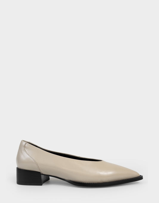Aerosoles Women's Tailored Flat in Stone Leather