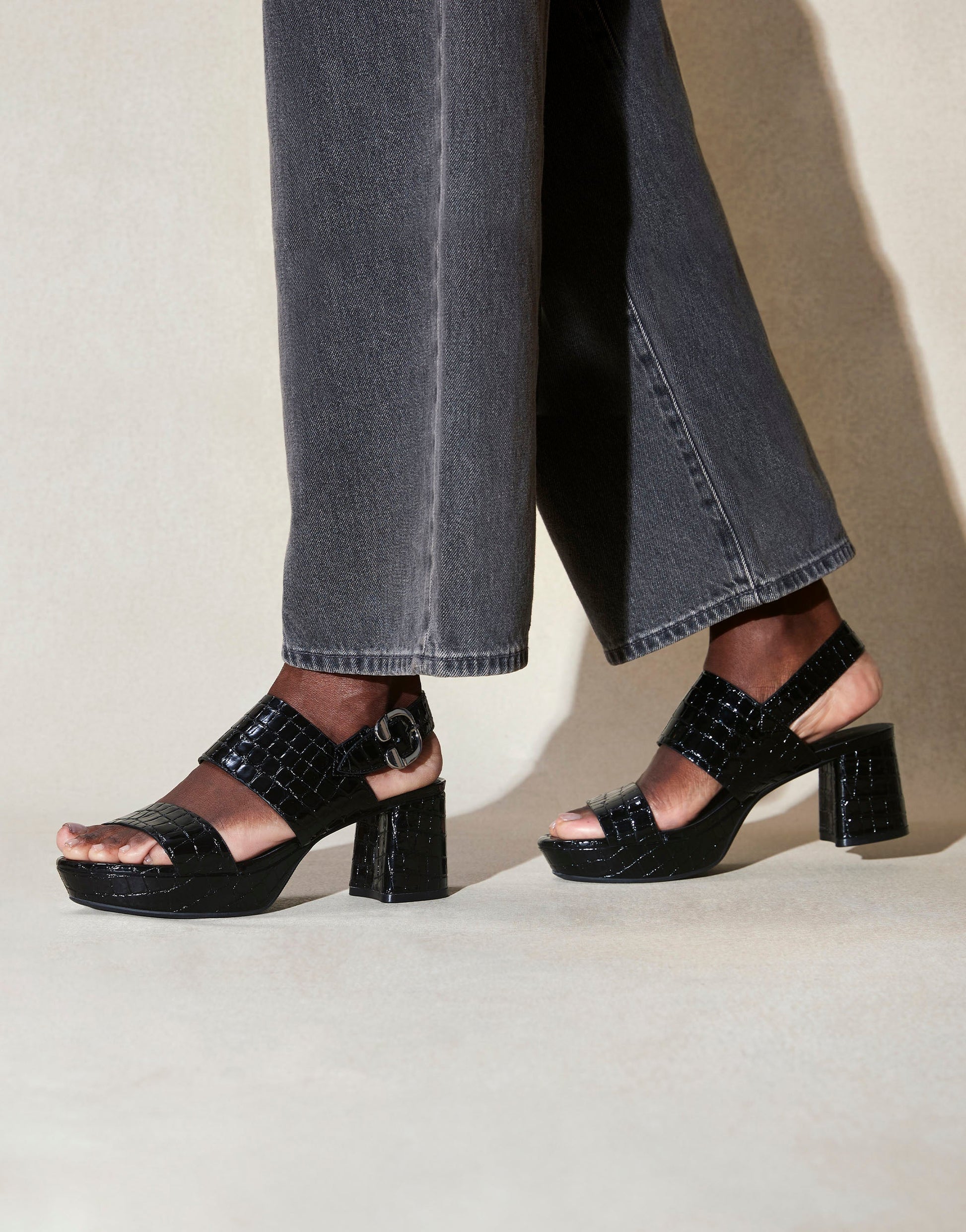 Aerosoles Comfortable Women's Platform Sandal in Black Jelly Croco Black Croco Faux Leather