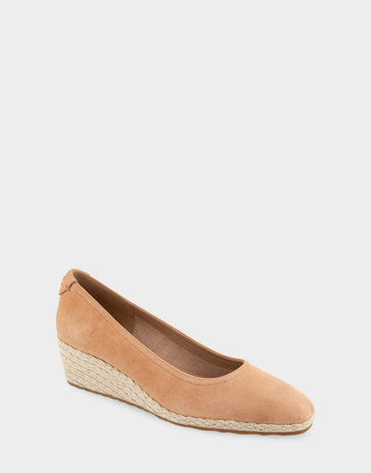 Aerosoles Comfortable Women's Wedge Heels in Tan Suede