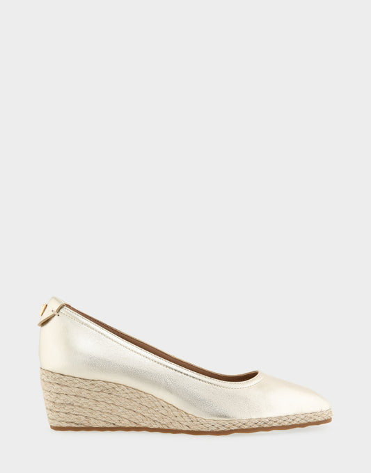 Aerosoles Comfortable Women's Wedge Heels in Soft Gold Leather