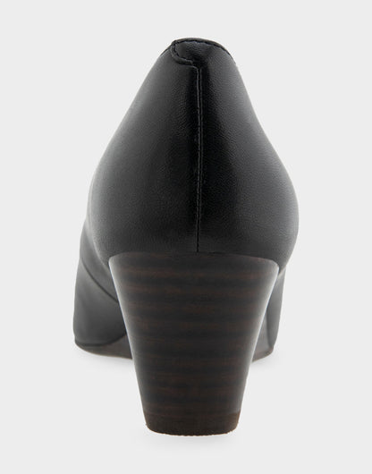 Aerosoles Comfortable Women's Wedge Heels in Black Leather