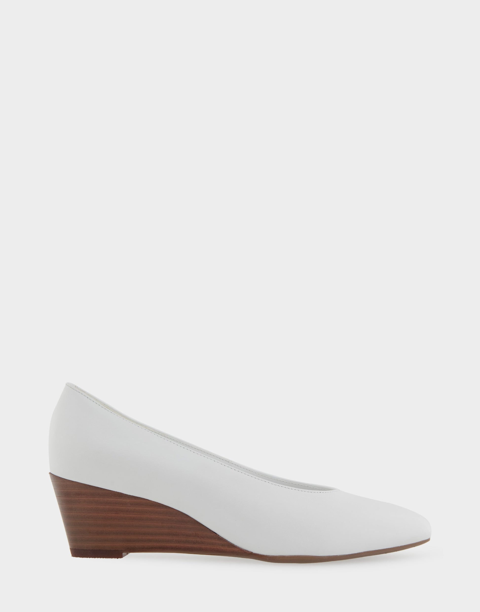 Aerosoles Comfortable Women's Wedge Heels in White Leather