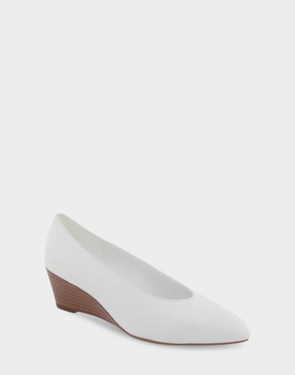 Aerosoles Comfortable Women's Wedge Heels in White Leather