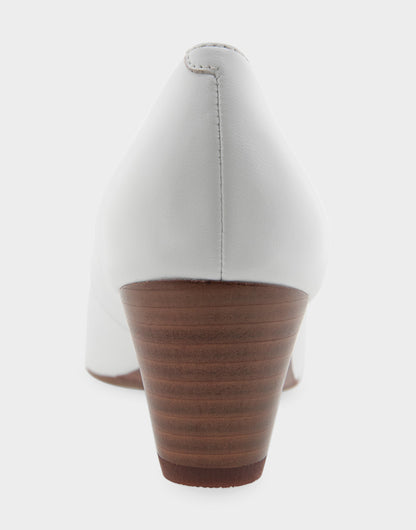Aerosoles Comfortable Women's Wedge Heels in White Leather