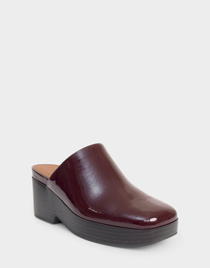 Aerosoles Comfortable Women's Clog in Merlot Crinkle Patent