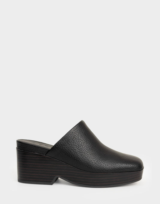 Aerosoles Comfortable Women's Clog In Black Faux Leather