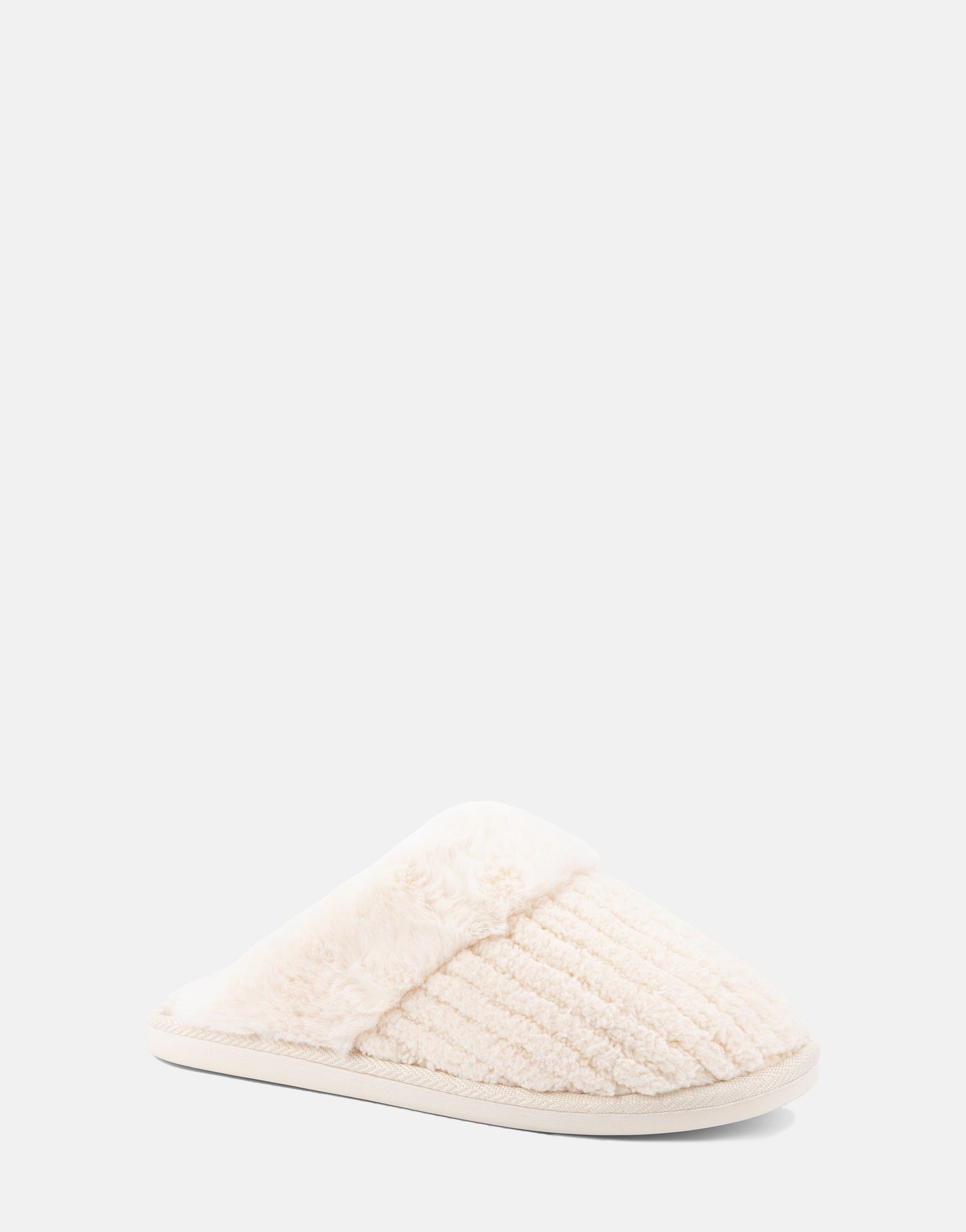 Aerosoles Comfortable Women's Slipper in Off White Fabric