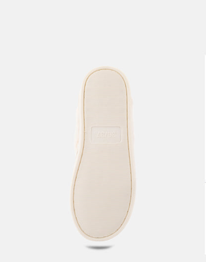 Aerosoles Comfortable Women's Slipper in Off White Fabric