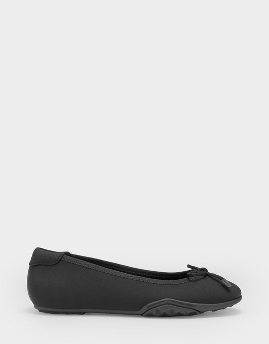 Aerosoles Comfortable Women's Sneakerina Flat In Black Stretch Gabardine