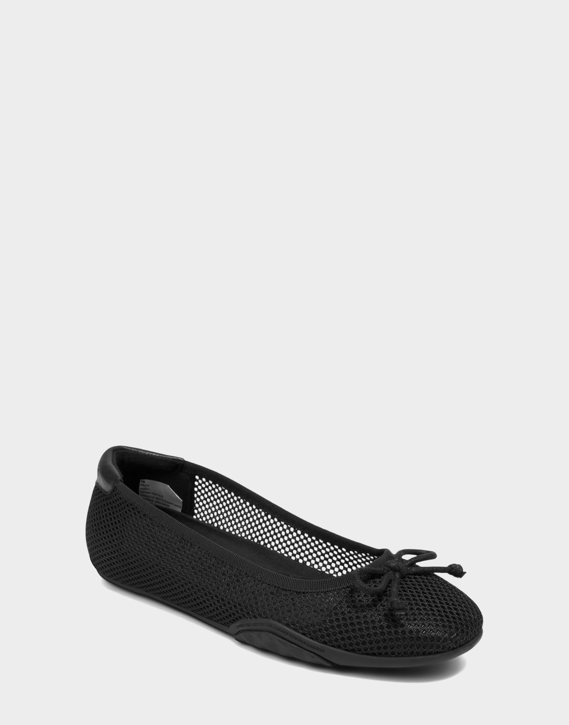 Aerosoles Comfortable Women's Sneakerina in Black Mesh