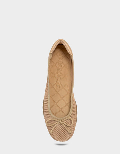 Aerosoles Comfortable Women's Sneaker in Natural Mesh